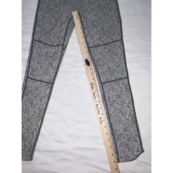 Gymshark Dry Management Fleur Texture Leggings Size Small Gray White Full Length - Picture 4 of 12